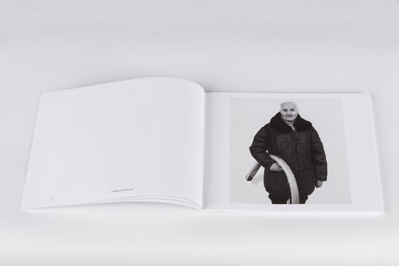 Vitas Luckus_Baltame fone_4